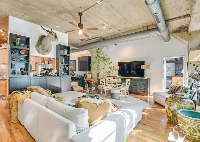 Extended Stay: Walk To Uic Campus & Train! Chicago