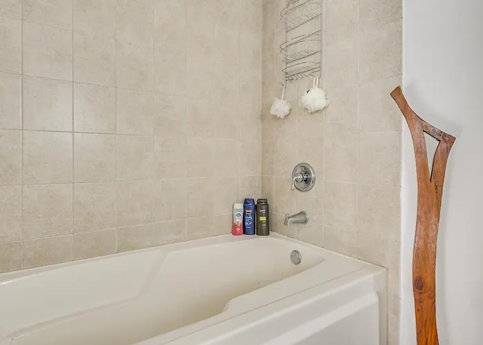 Extended Stay: Walk To Uic Campus & Train!